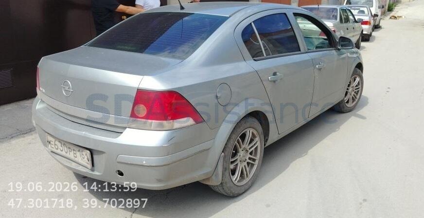 Opel Astra 2012 г