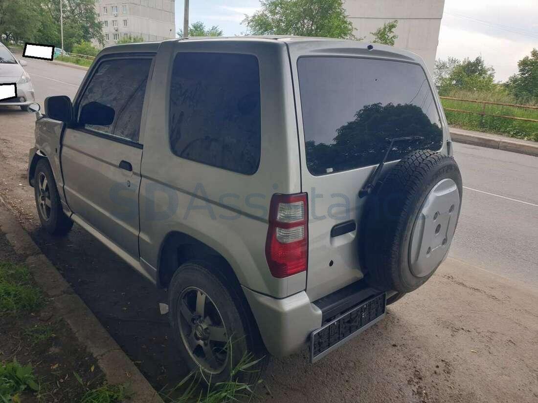 Nissan Kix 2010 г