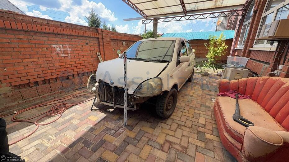 Toyota Vitz 2000 г