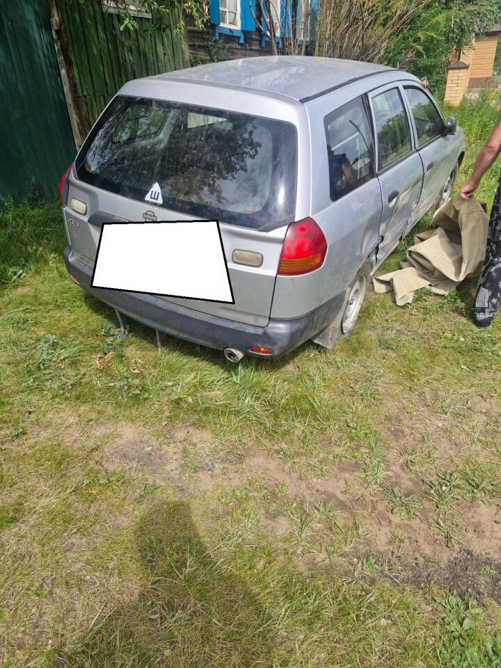 Nissan AD 2002 г