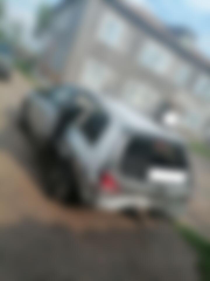 Nissan Wingroad 2000 г