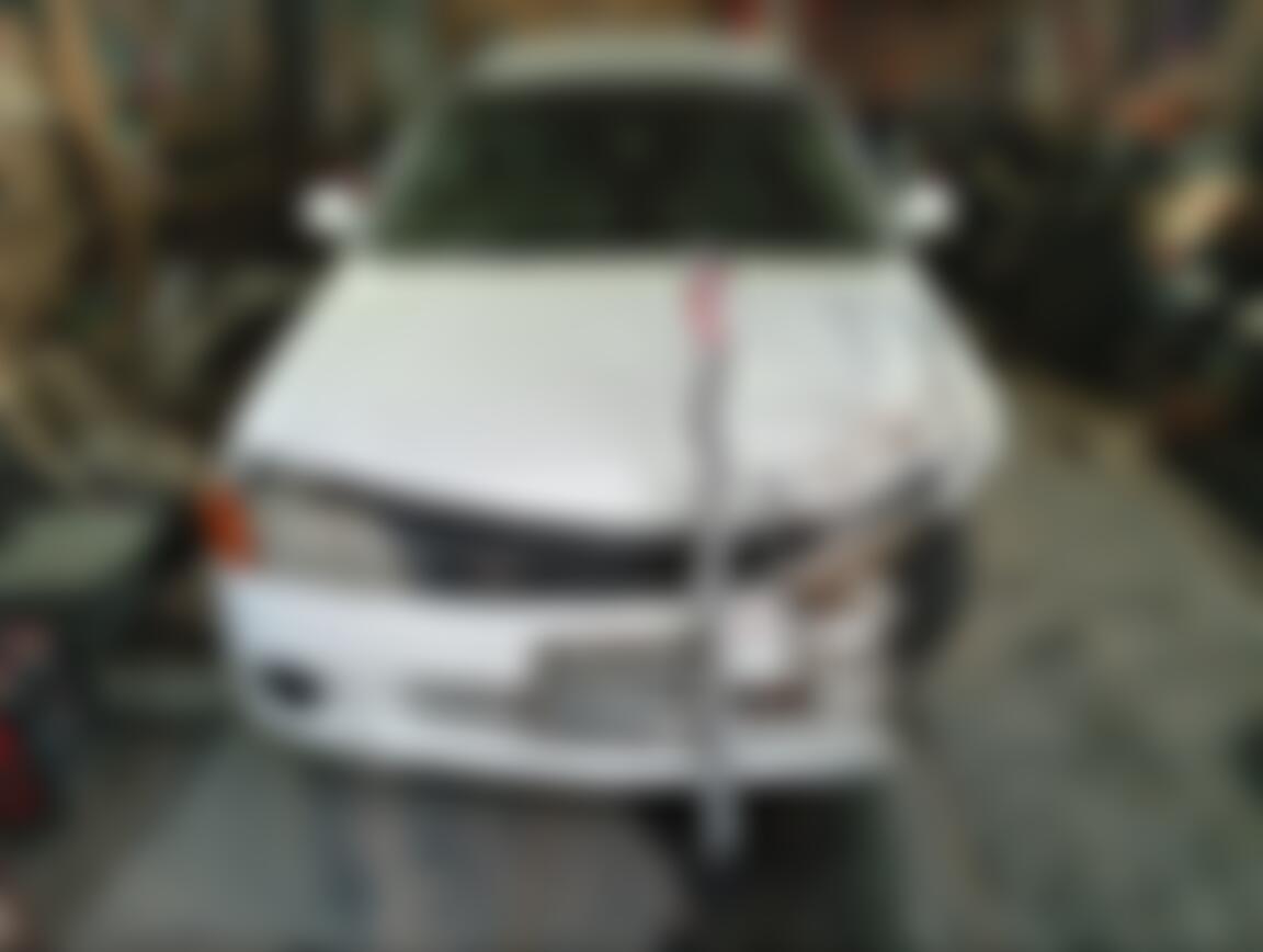 Nissan AD 2000 г